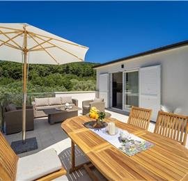 6 Bedroom Beachfront Villa with Heated Pool near Vela Luka on Korcula Island, Sleep 12